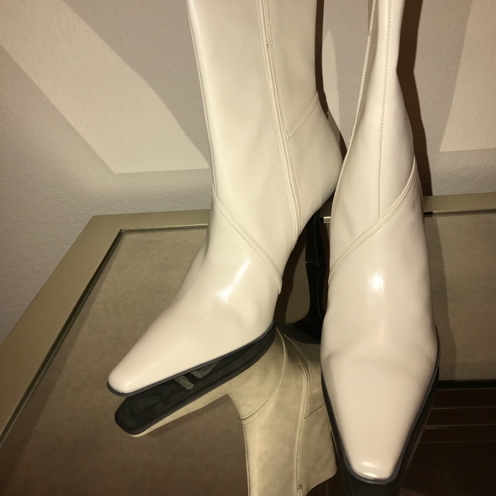 Gianna Brini cream leather boots.  Size 8.5.